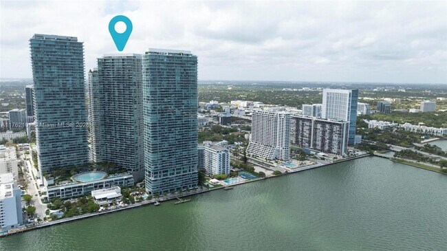Foto del edificio - 650 NE 32nd St