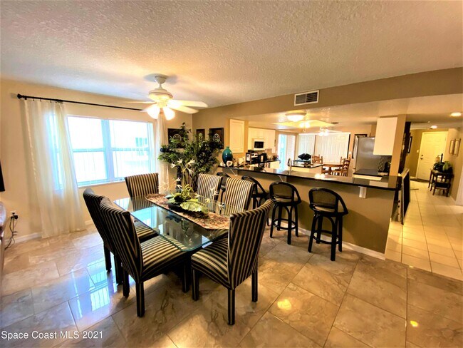 Foto del edificio - 603 Shorewood Dr