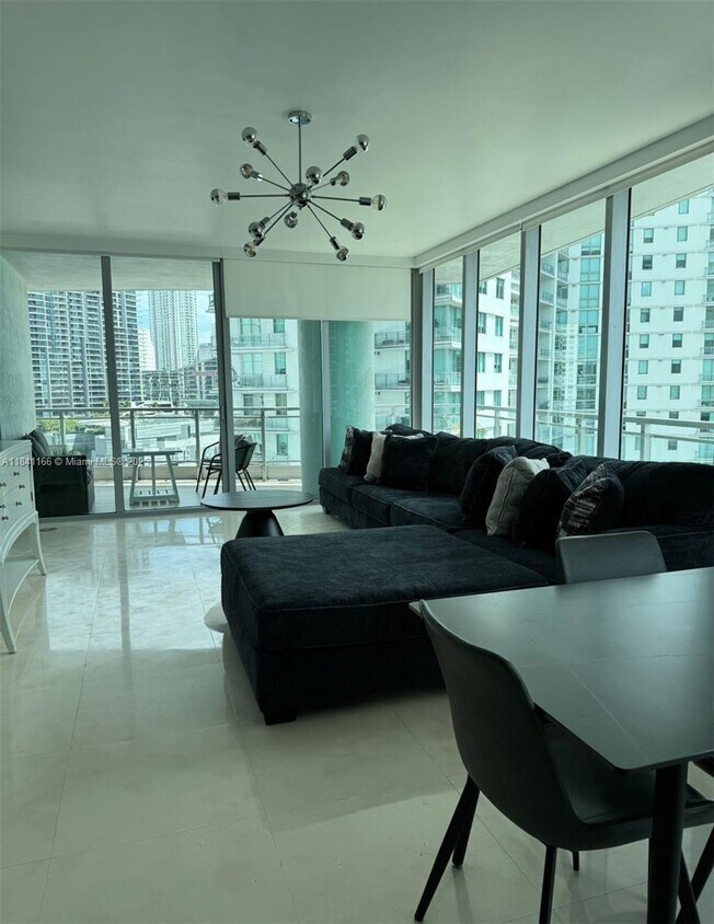 Foto principal - 90 SW 3rd St