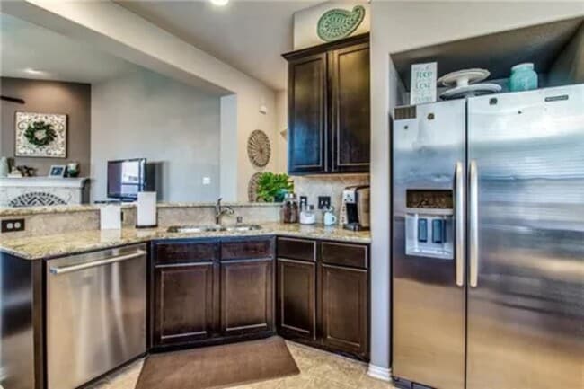 Building Photo - 1720 Rosson Rd