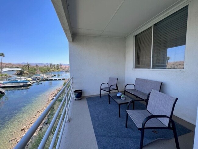 Building Photo - 1BR Furnished Waterfront Condo Roadhaven M...