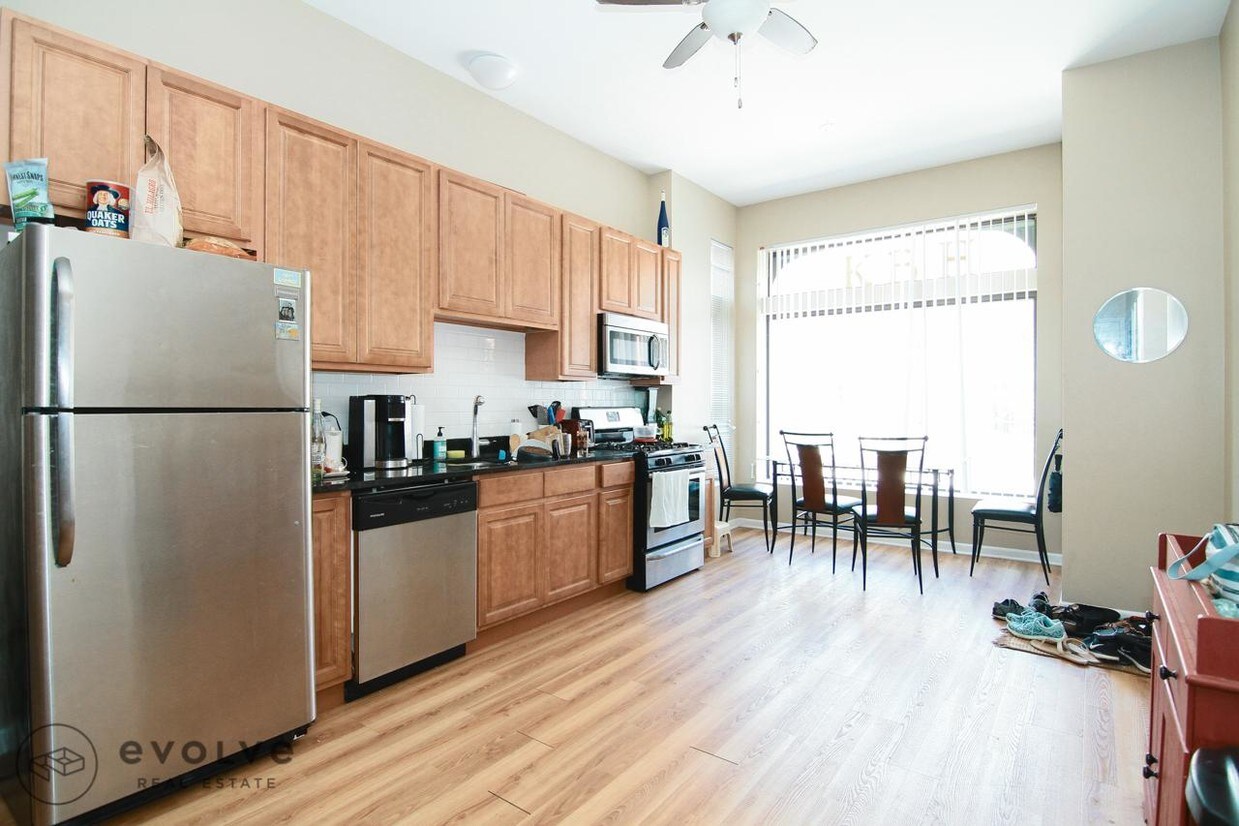 Foto principal - 2317 N Halsted St