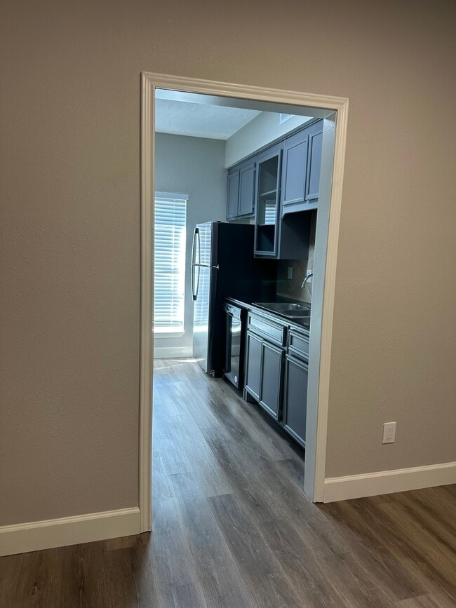 Building Photo - 9707 Richmond Ave.