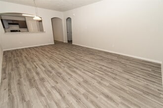 Building Photo - 3107 Right Way