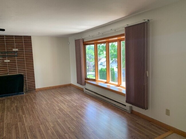 Foto del edificio - Renovated 3 Bedroom Single Family Home