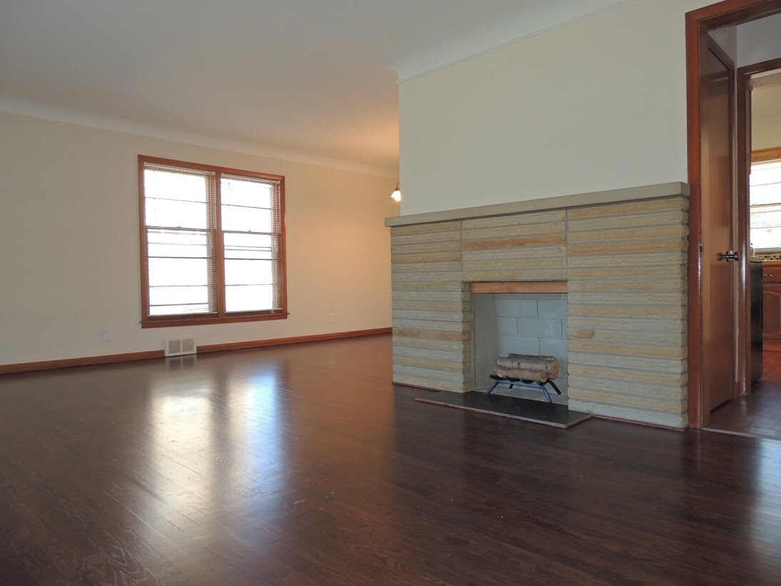 19324 S Lake Shore Euclid, OH 44119 – photo 2