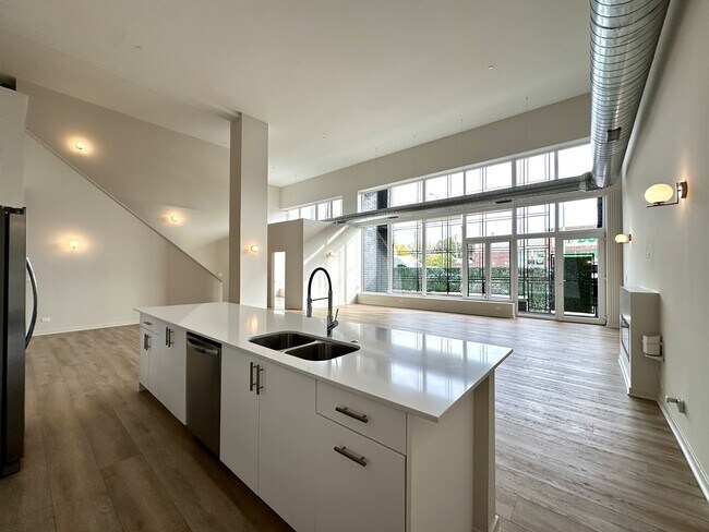 Foto del edificio - 3207 N Narragansett Ave