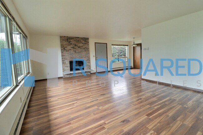 Foto del edificio - 323 2nd Ave S