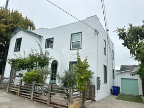 Building Photo - 1539-1541 E 38th St