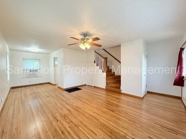 Foto del edificio - For Lease | Brookside | Available Now!