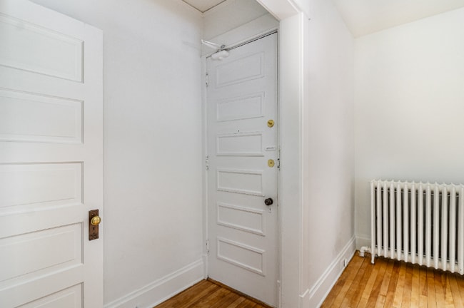 Building Photo - 822 W 35th St