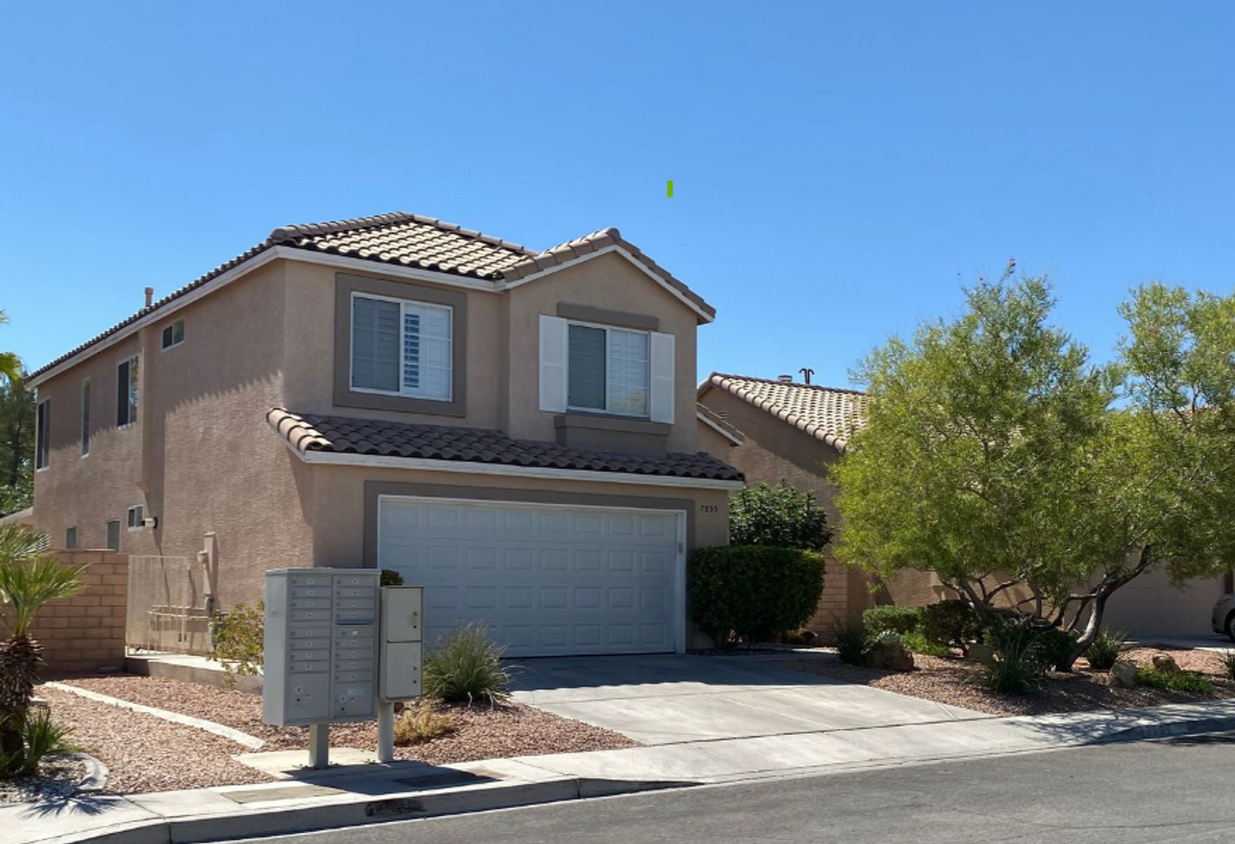 Foto principal - 4 bedroom Southwest Valley Charmer! Easy d...