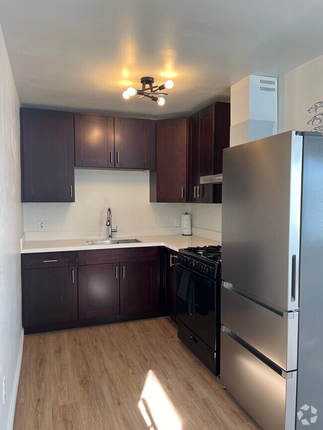 Admiral Hartman Community Apartments for Rent with a Yard San Diego