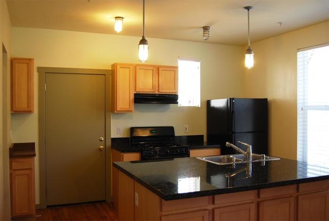 Building Photo - LOFT LIVING at METCALF LOFTS