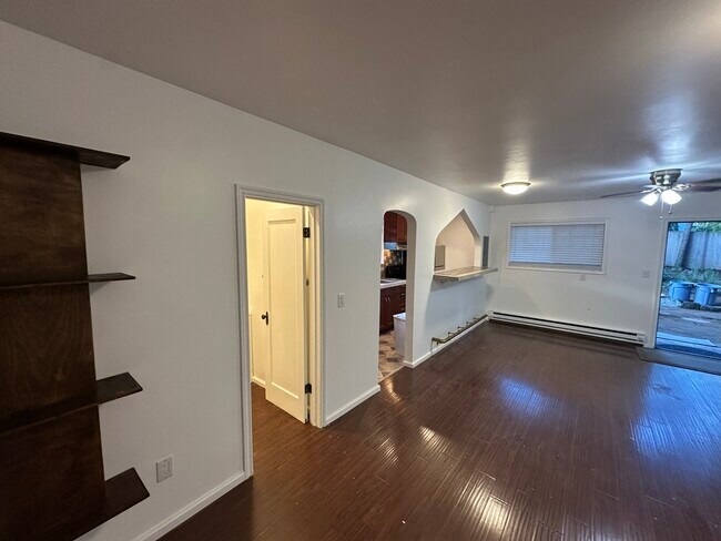 Sala de estar - 19921 Forest Park Dr NE