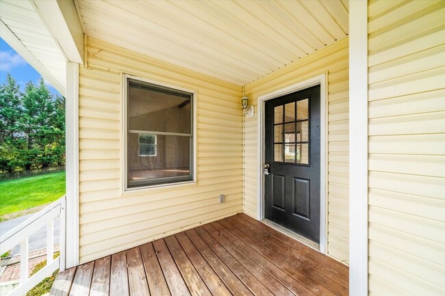 Building Photo - New Market Rental