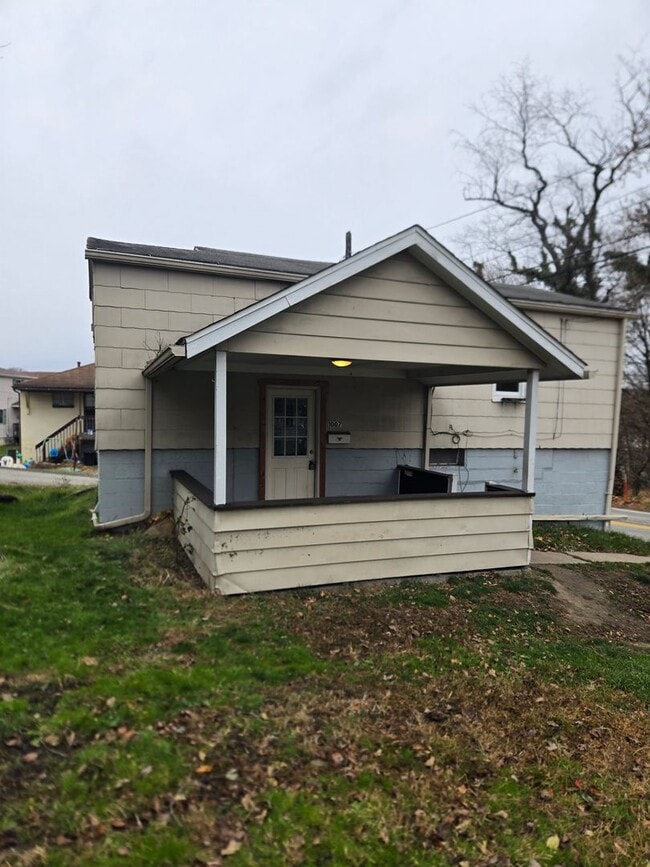 Building Photo - 1007 Burtner Rd