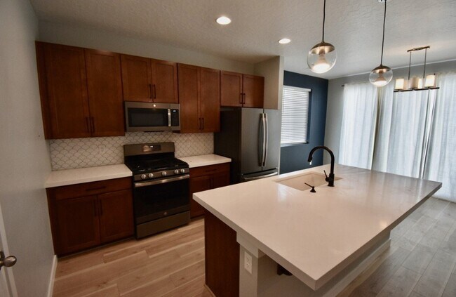Foto del edificio - 968 Spruce Willow Wy