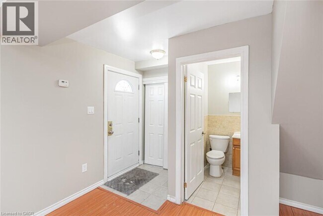 Building Photo - 100 Burlington St E