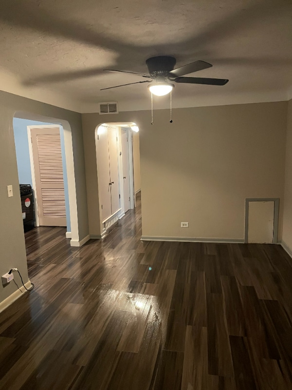 Photo - 4233 Ridge Rd (Cleveland, OH)