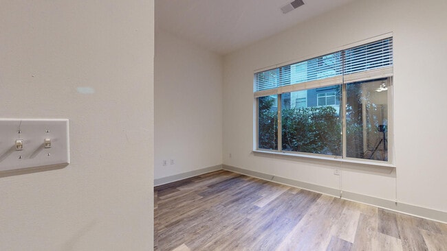 Interior Photo - 322 on North Broad
