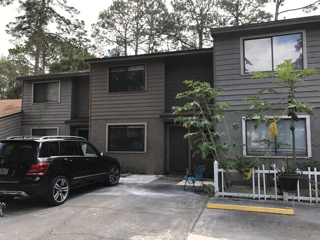 Foto del edificio - 4262 Winderpark Ct