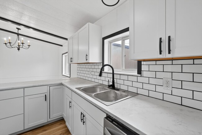 Building Photo - 228 McKinley St