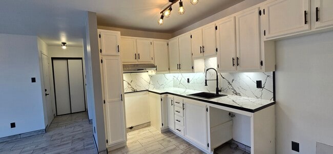 Building Photo - 3234 Rue Mousseau