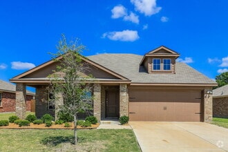 Building Photo - 2609 Hutchins Dr