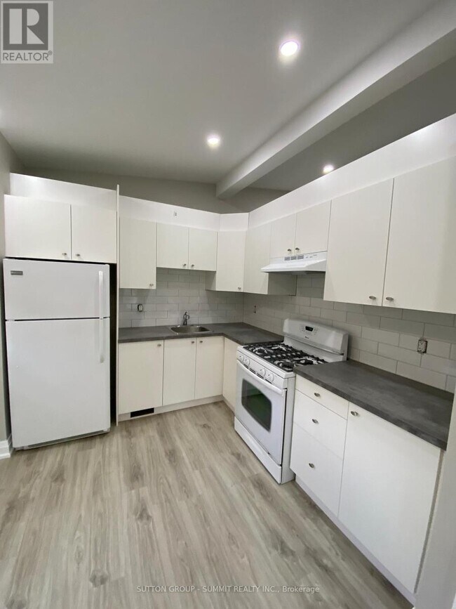 Building Photo - 239 Main St