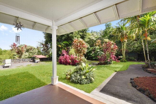 Building Photo - Private 3 Bed/3 Bath Koloko Home: 1 Acre, ...