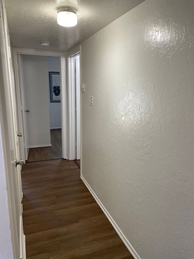 Building Photo - 1010 Meadowlark Ct SE
