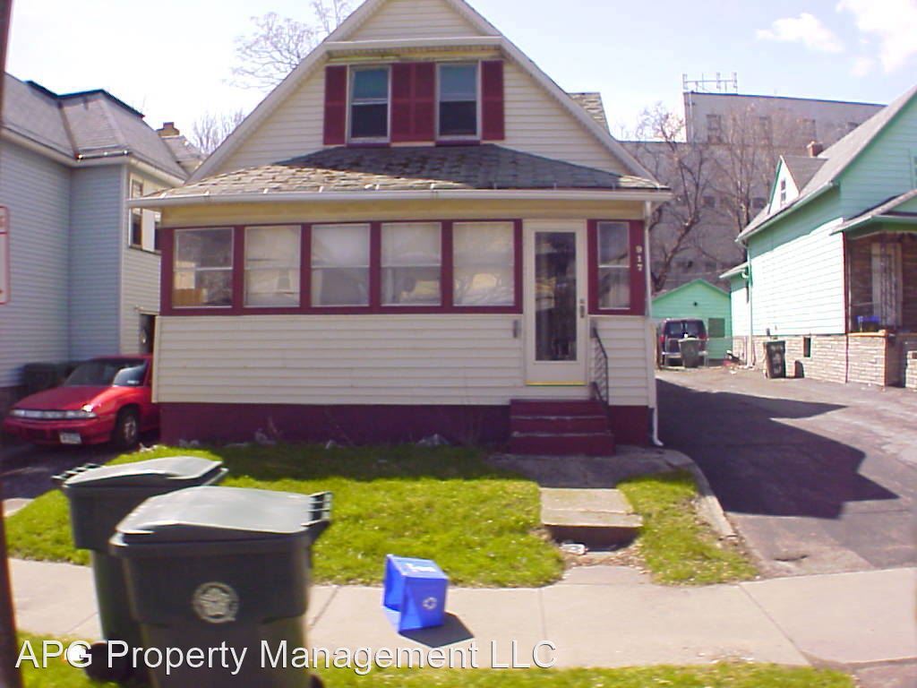 Primary Photo - 4 br, 1.5 bath House - 917 Avenue D
