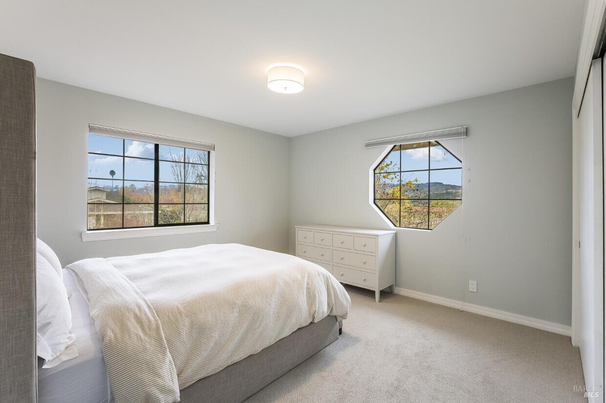 Foto principal - 1269 Victoria Dr