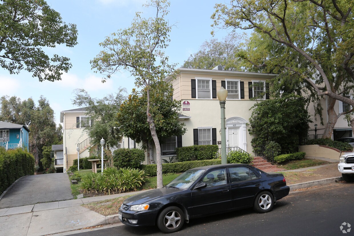 Foto del edificio - 615-619 Midvale Ave