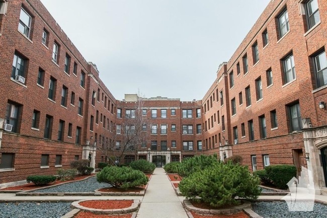 Building Photo - 2900 N Mildred Ave