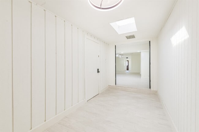 Building Photo - 2505 Watertown Mall St