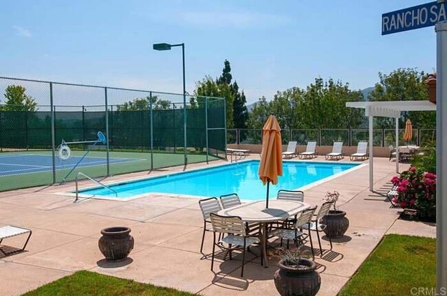 Building Photo - 874 S Rancho Santa Fe Rd