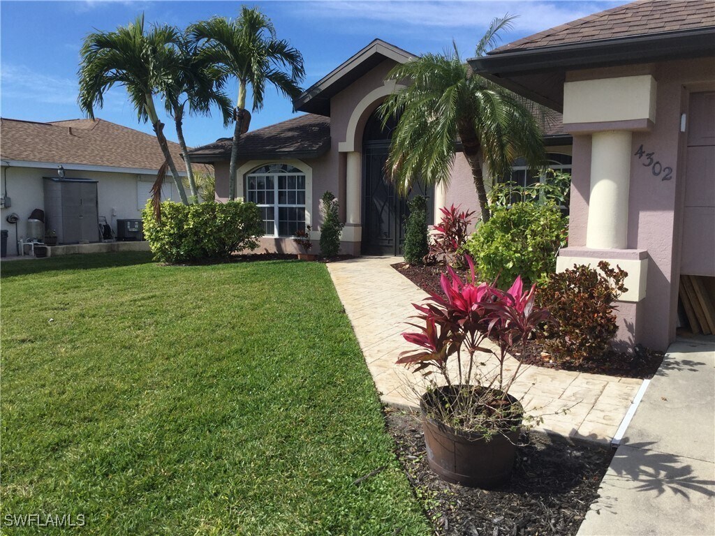 Foto principal - 4302 SW 19th Ave