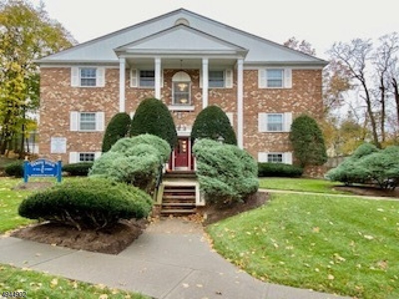 37 Hill St Unit C1, Morristown, NJ 07960 Room for Rent in Morristown, NJ