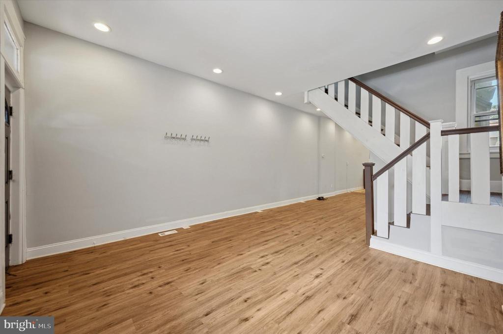 Foto principal - 5227 Knox St