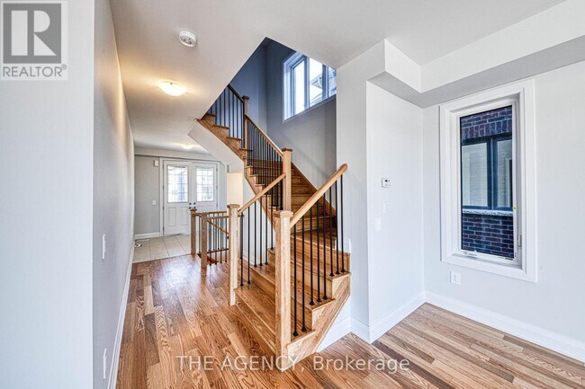 Photo du bâtiment - 98 Butler Blvd.