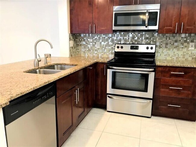 Foto del edificio - 9022 W Atlantic Blvd