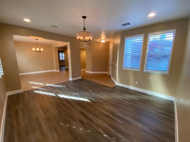 Building Photo - Move-in Special! Rancho Santa Fe Home!