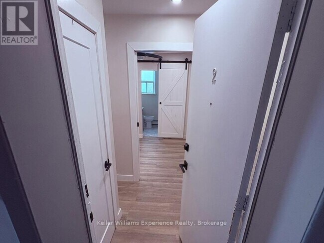 Photo du bâtiment - 2251 Kipling Ave