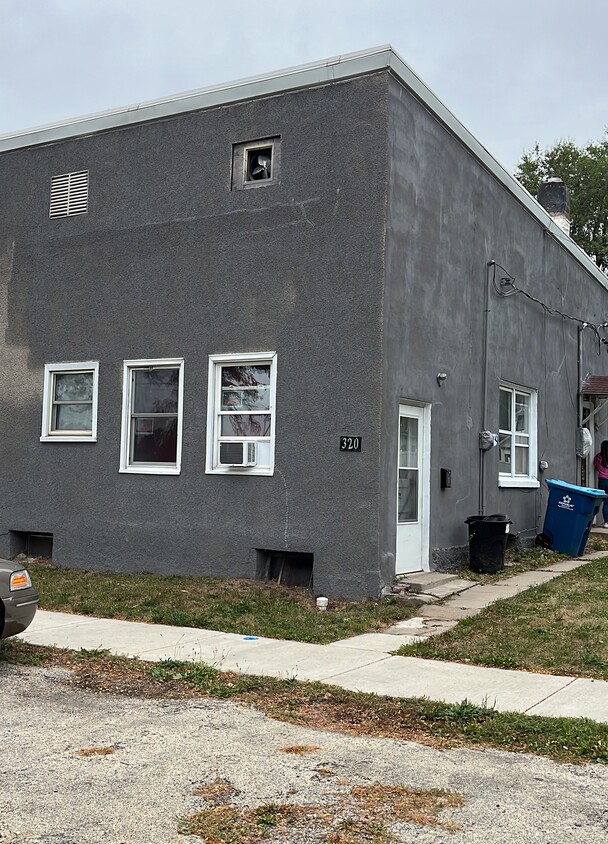 Primary Photo - 320 W St Paul St