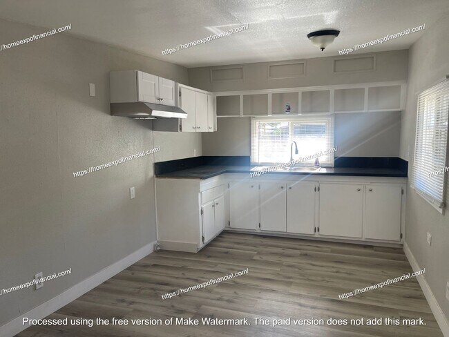Foto del edificio - 15227 Plum St