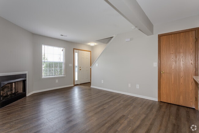 2BR, 1BA - 1,075SF - Townhome - Living Room - Millstone Lakes Apartments