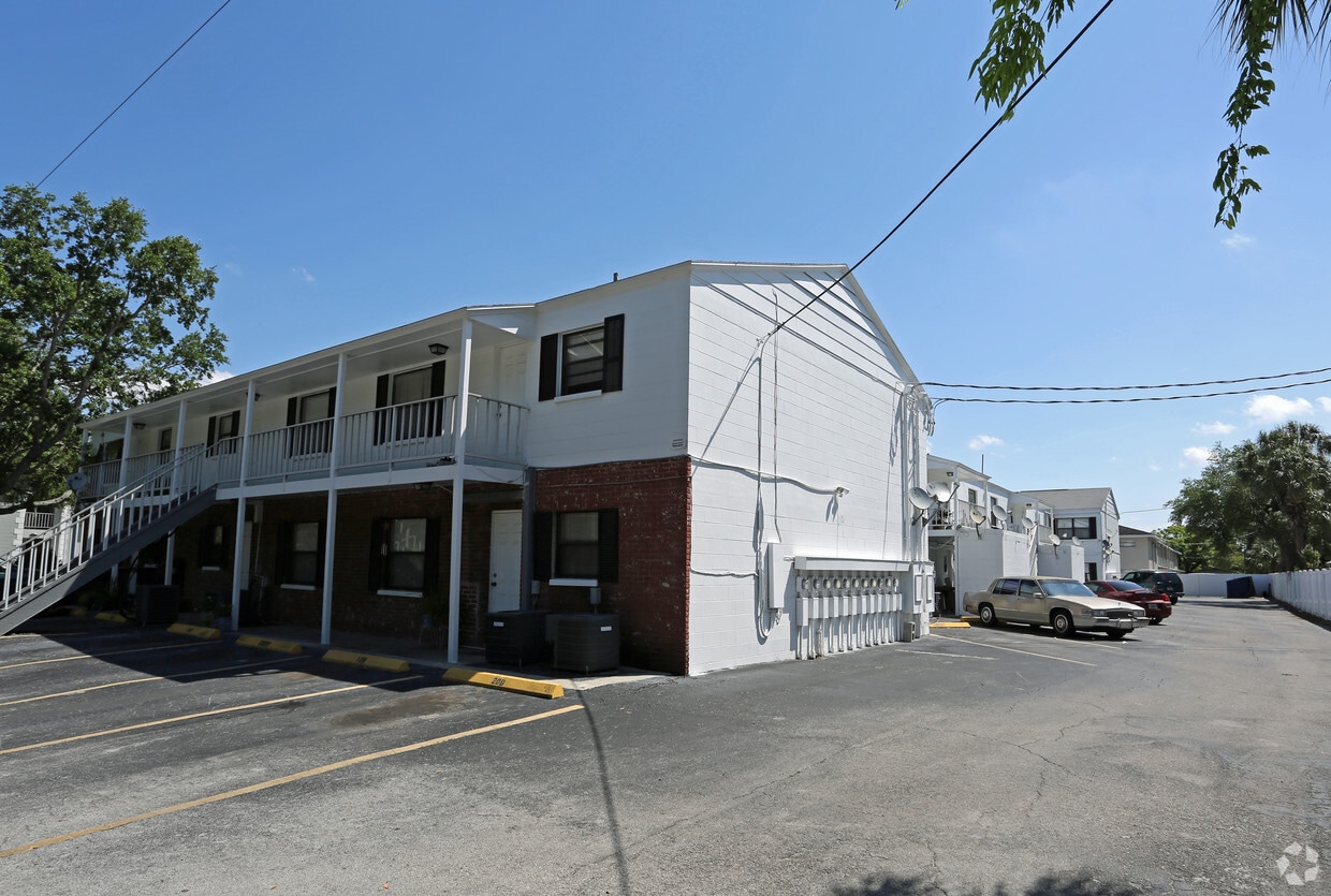 Building Photo - Colony House of Westshore