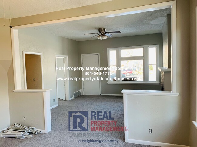 Building Photo - 3 Bedroom 1 Bath Ogden home Available NOW!